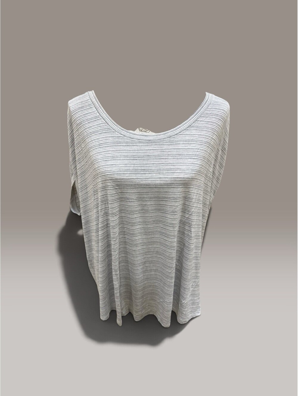 ATHLETA Cloudlight Stratus T-Shirt Gray/White Striped Women’s Sz 2XL Soft Comfy